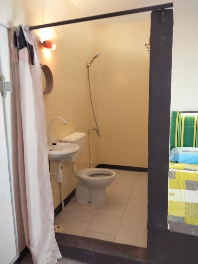 Gaal-Gui, Chez Guillaume Hotel Mboro Екстериор снимка