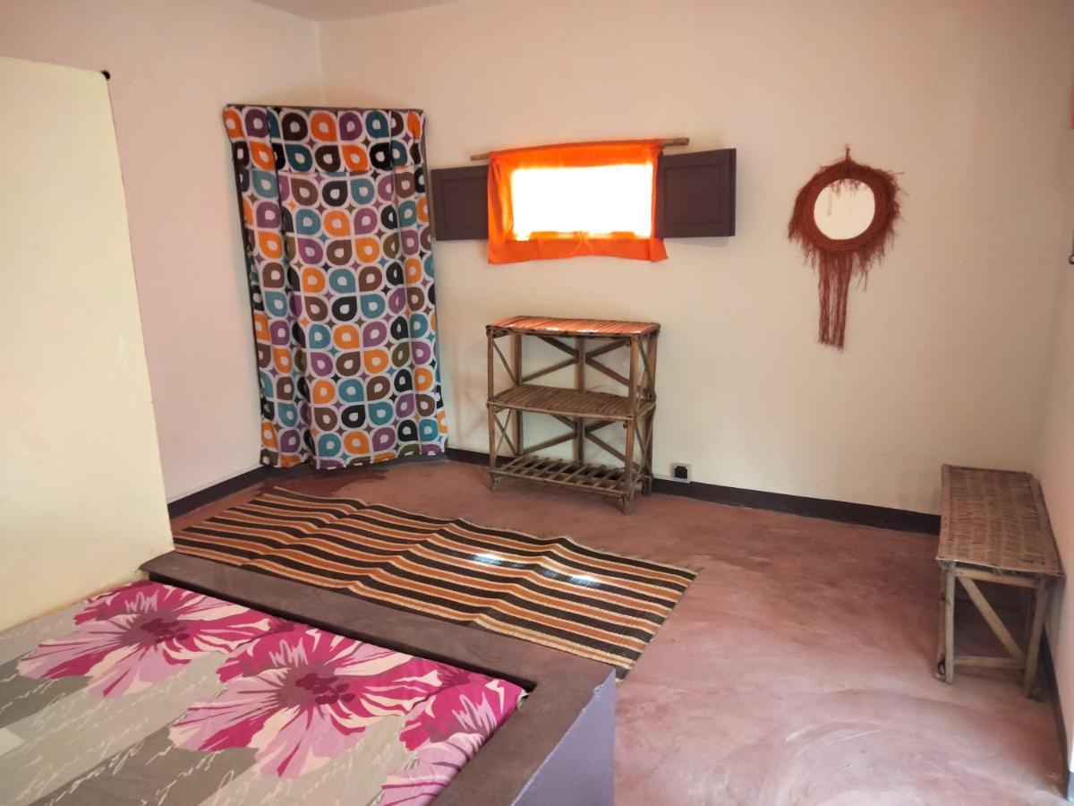 Gaal-Gui, Chez Guillaume Hotel Mboro Екстериор снимка
